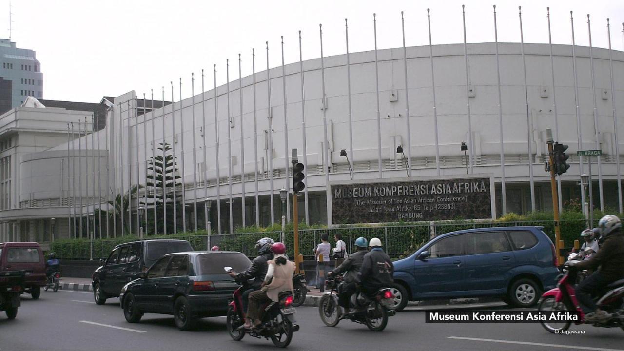 Bantal Guling Trans Hotel Bandung Exterior foto